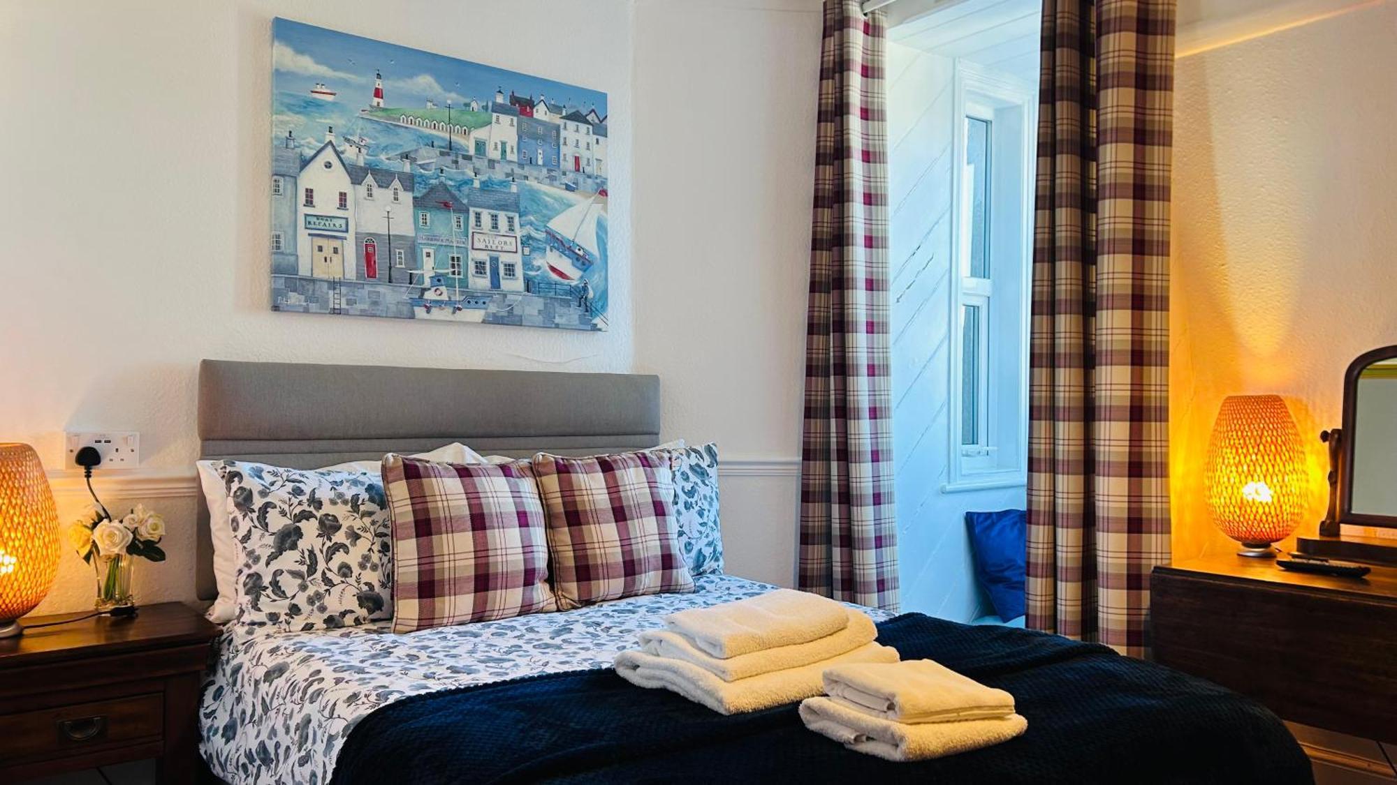 Clarence Quarters Self-Catering Guest House Portsmouth Exterior photo